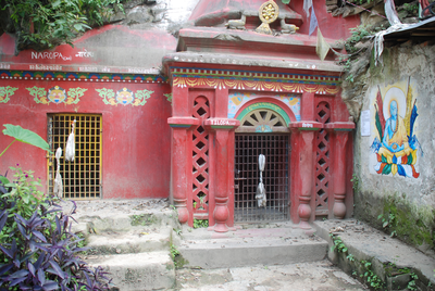 ティーローパとナーローパの洞窟